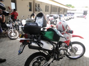 Equipamentos integrados à moto. (Foto: Sesau).