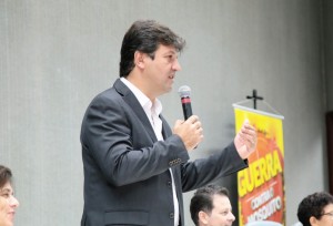 ministro da Saúde, Luiz Henrique Mandetta, durante abertura do seminário. (Foto: Secreta Nantes).
