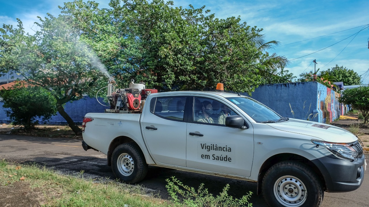 Circulando por quatro bairros, Fumacê reforça ações de enfrentamento ao Aedes