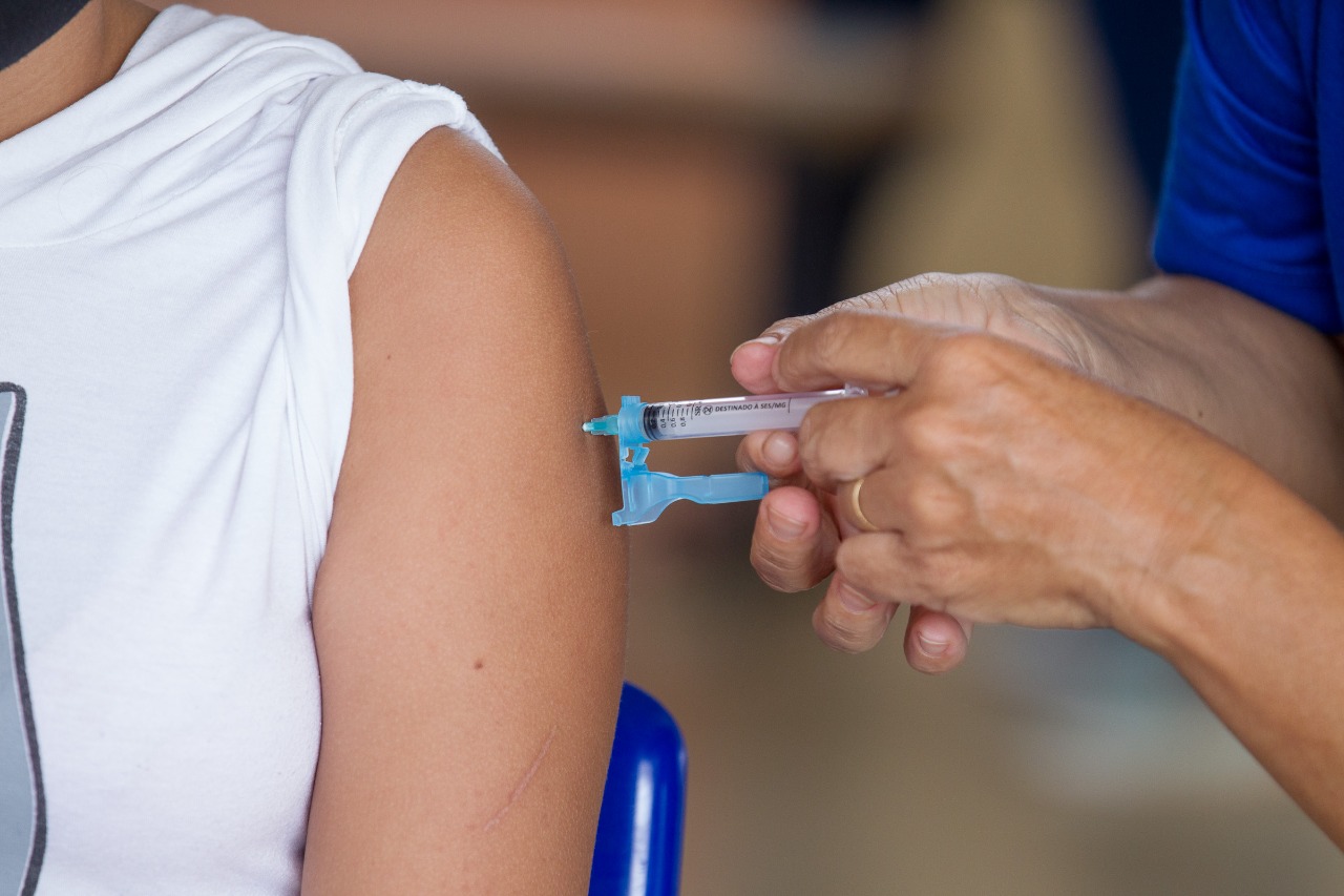 Sábado tem plantão de vacinação contra Covid-19 e Influenza
