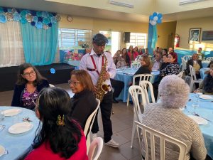 'Chá da Tarde' reúne 96 pessoas no CRAS Moema