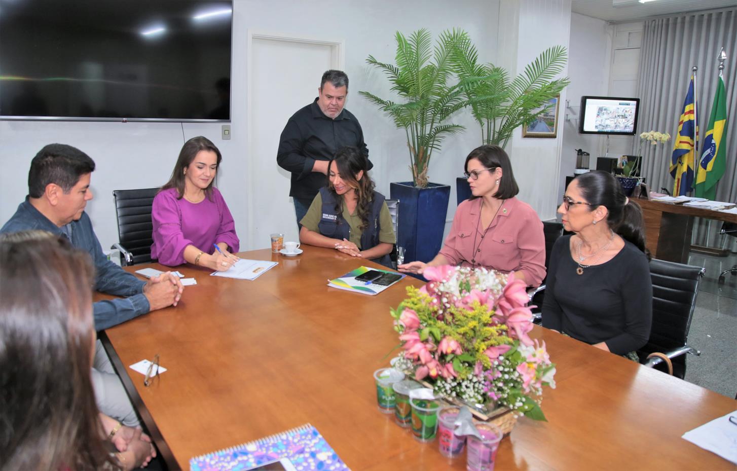 Campo Grande adere ao Programa Mães do Brasil e fomenta ações para garantir o direito a gestação