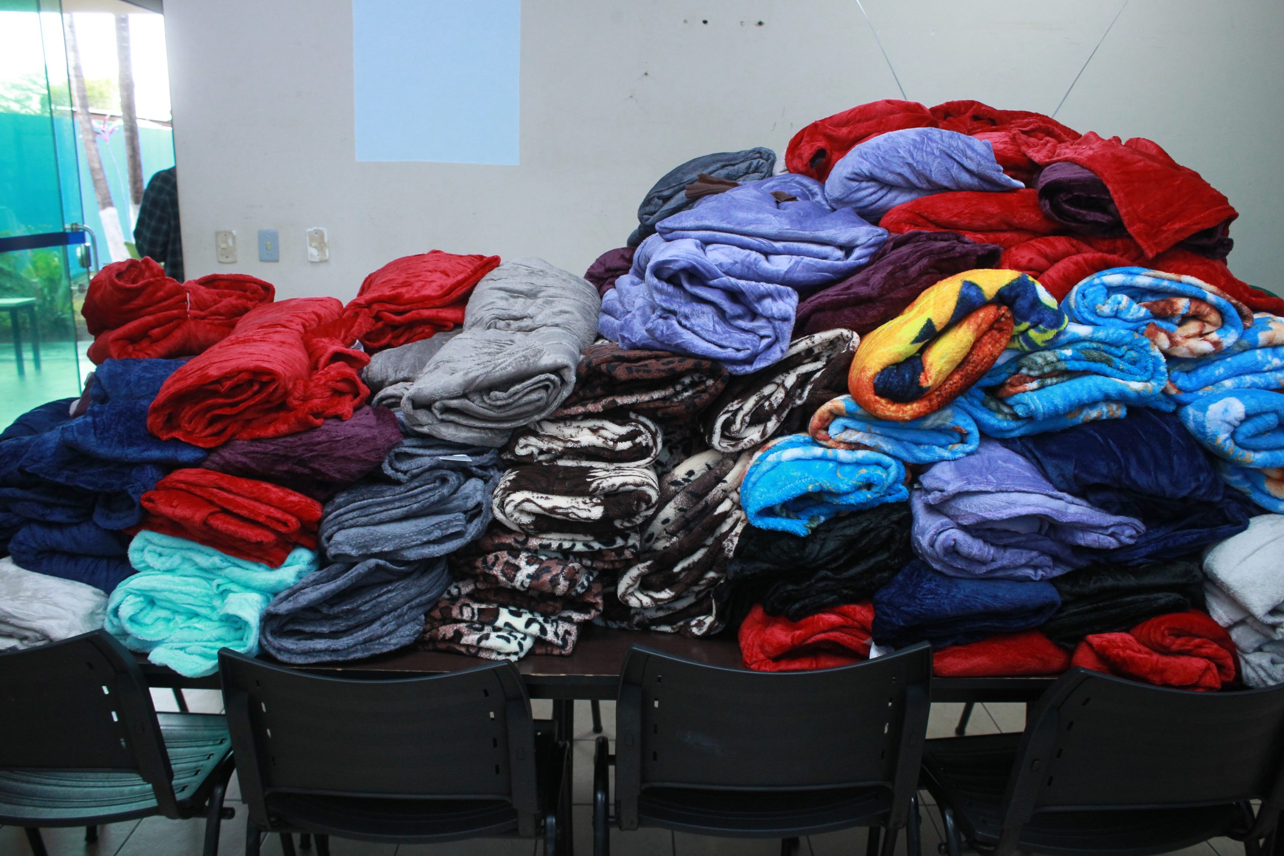 Prefeitura intensifica entrega de cobertores para famílias em vulnerabilidade social