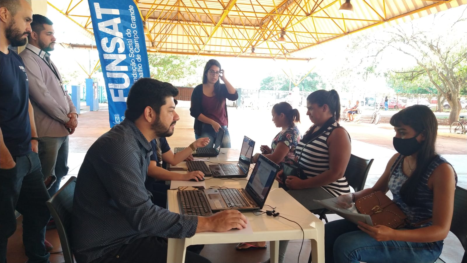 Funsat Atende no Parque Jacques da Luz encaminha mais de 100 pessoas para mercado de trabalho