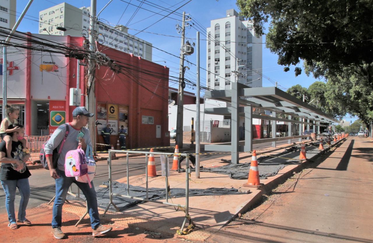 Com entrega da revitalização, ônibus vão circular no lado esquerdo da Rui Barbosa