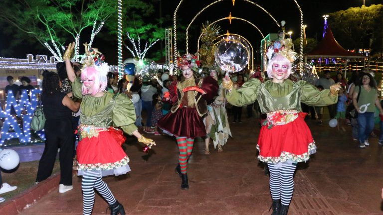Cidade do natal recebe atrações regionais e parada natalina no último fim de  semana | CGNotícias