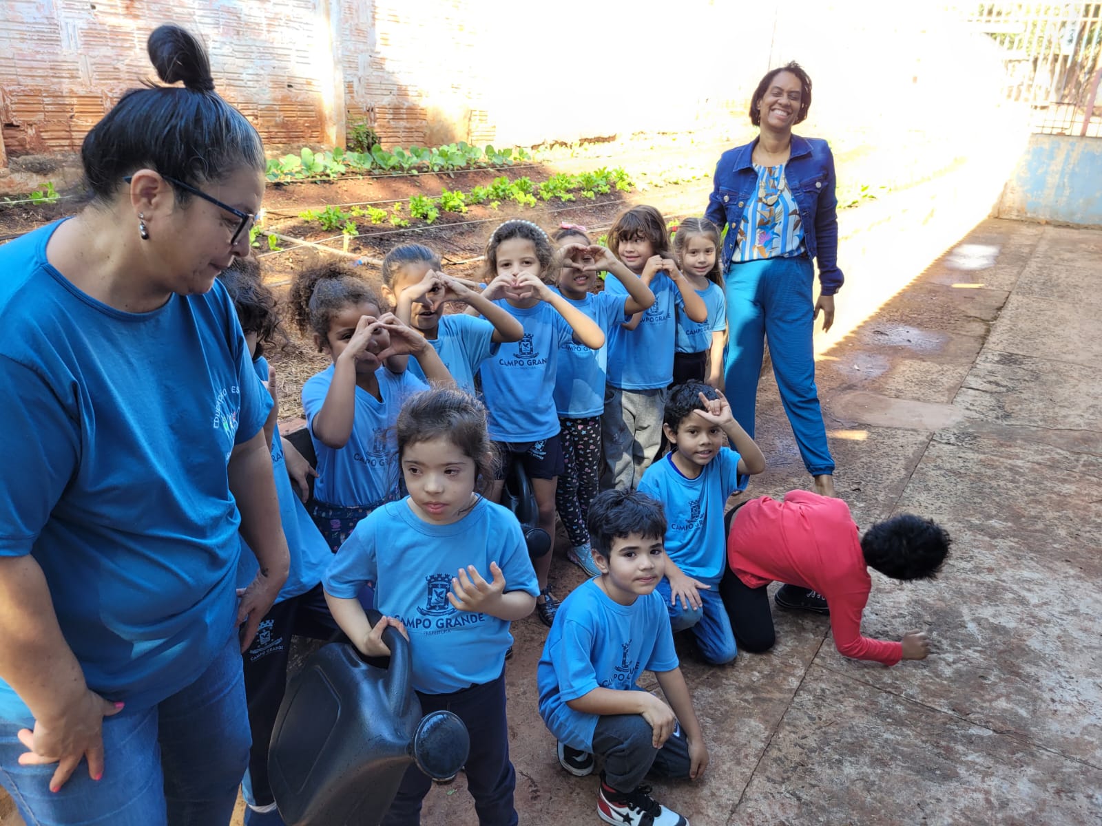 FAC Sustentável leva implantação de hortas comunitárias para dentro das escolas municipais