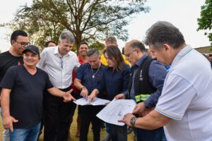 Revitalização de praças esportivas promovem esporte e integração entre famílias e moradores em mais três bairros