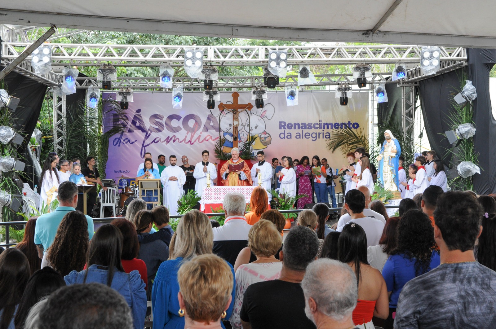 Domingo de Ramos é celebrado com procissão e missa em Campo Grande