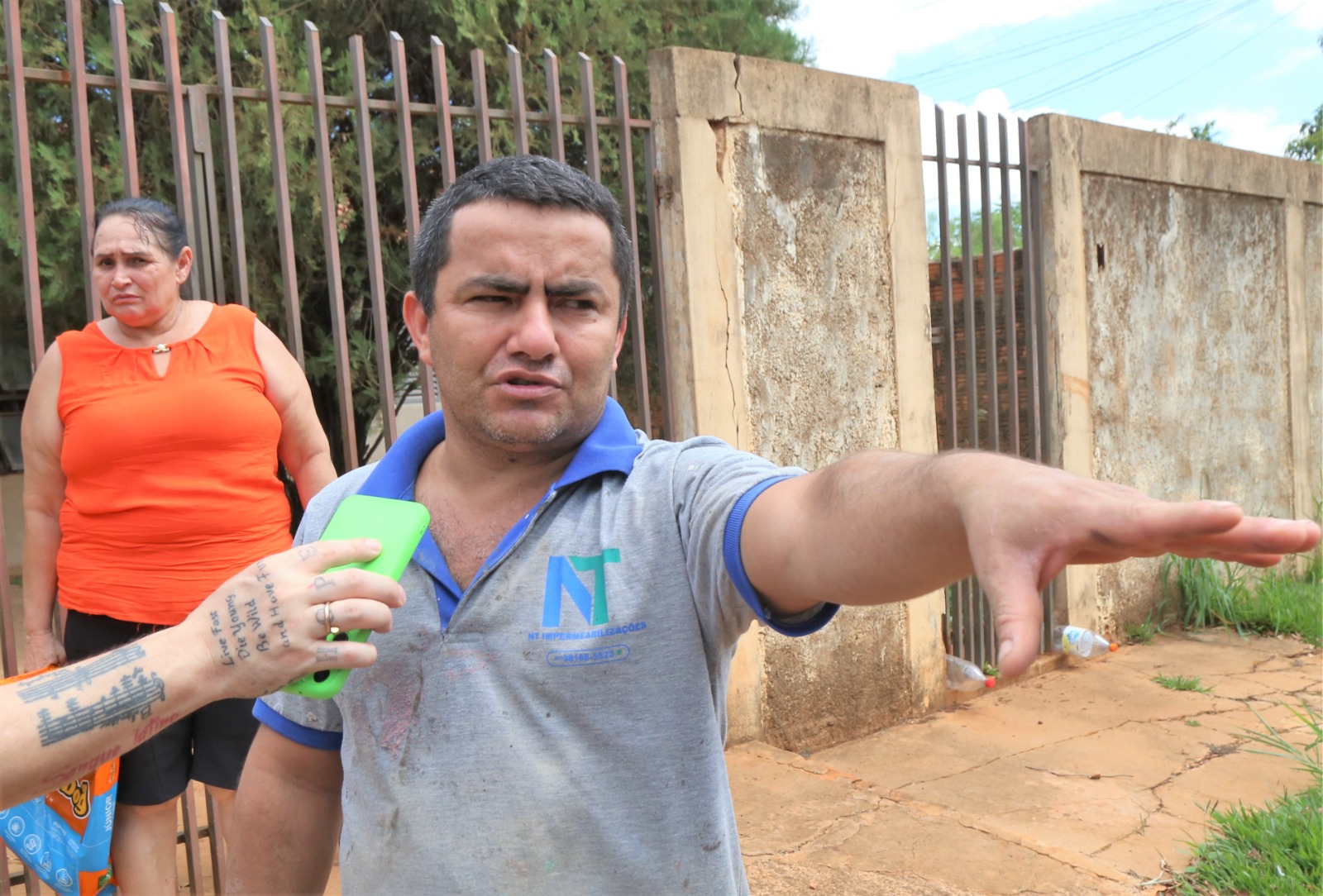 Moradores do Oliveira já sentem avanços na região com 16 vias já pavimentadas e drenagem