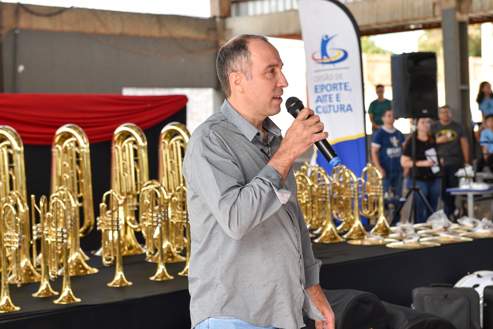 Mais 115 instrumentos são entregues para bandas de fanfarra em escolas do Dom Antônio Barbosa e Caiçara